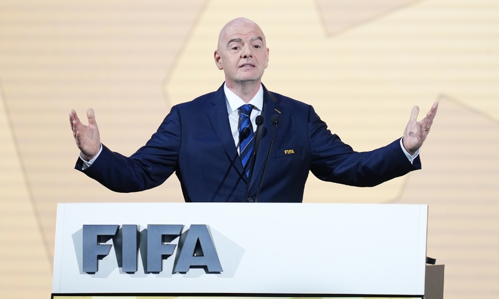 他不仅在比 他不仅在比